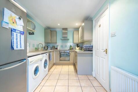 2b Burwell Road-0...