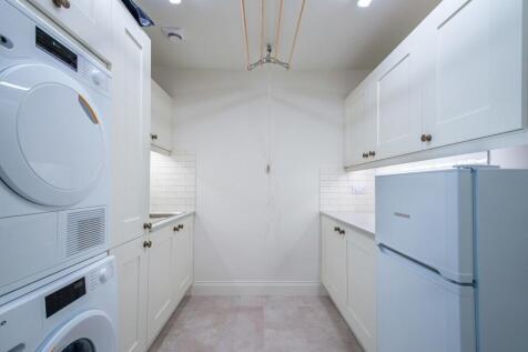 9a Chapel Street-...