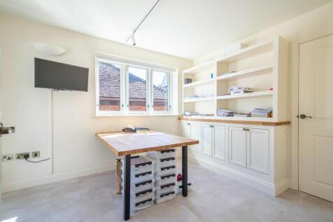 9a Chapel Street-...