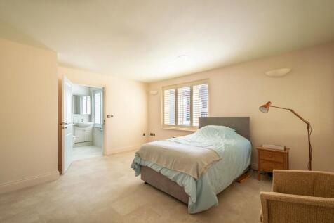 9a Chapel Street-...