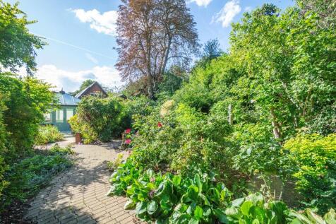 9a Chapel Street-...