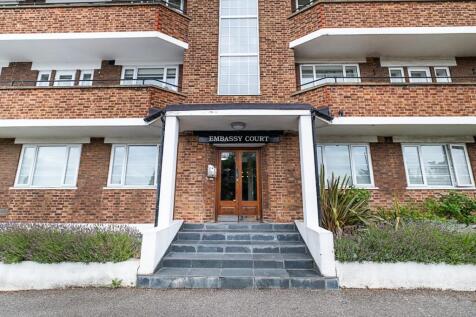 10-embassy-court-016