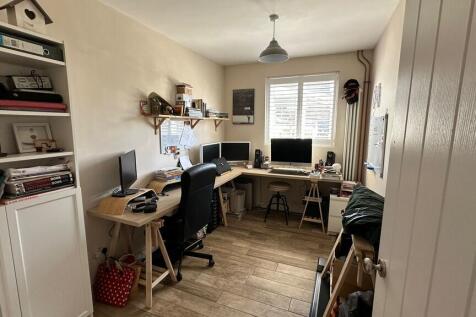 37 Chalmers - Off...