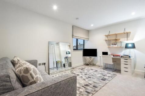Bedroom / Study