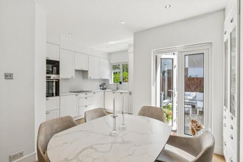 Kitchen / Dining