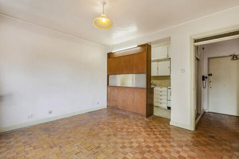 Reception/Kitchen
