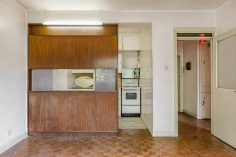 Reception/Kitchen