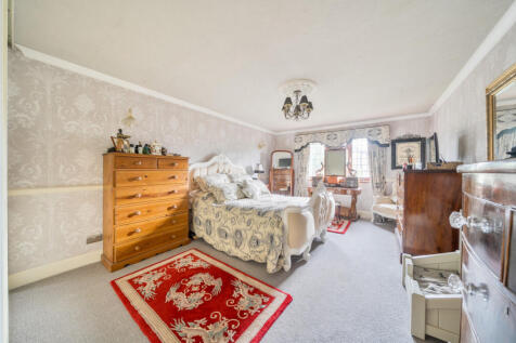 1363298-5-68e4faa...