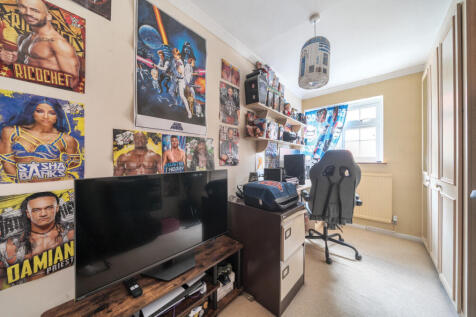 1361933-4-68f8b3a...