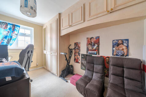 1361933-5-68f8b42...