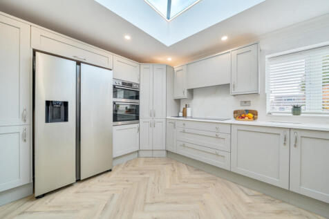 1371282-12-68ff5f...