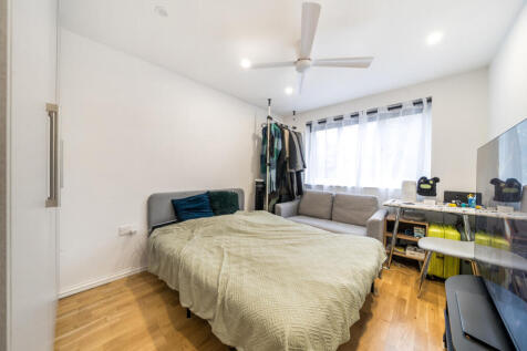 1366081-10-68fa09...