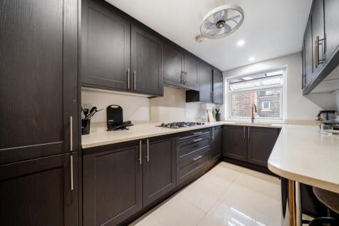 1366081-4-68fa087...