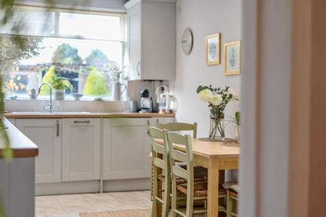 1371877-32-690350...