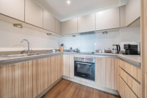 1373420-8-69037be...