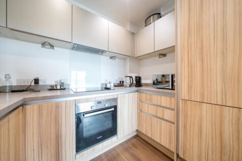 1373420-9-69037be...