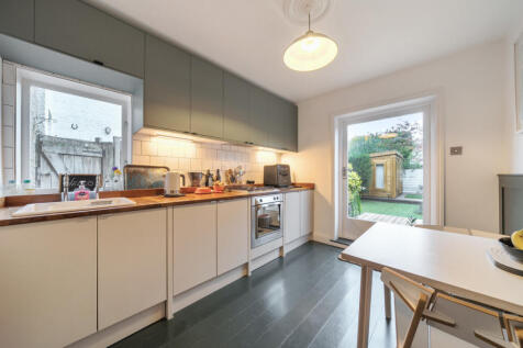 1373230-5-6908e2b...