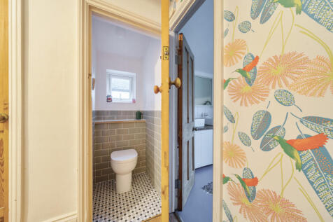 1373230-16-6908e4...