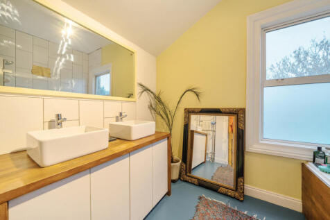 1373230-17-6908e6...