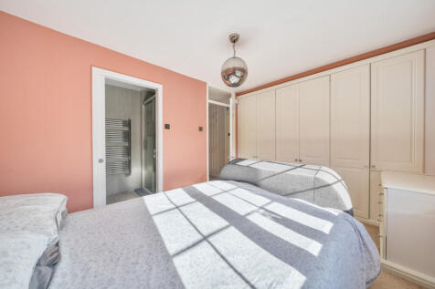 1372973-6-68fb907...