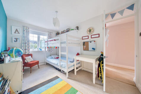 1372973-2-68fb8f7...