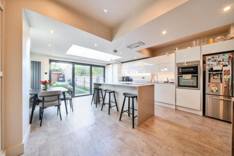 1385396-7-692702e...