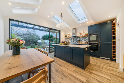 1384959-7-6925df8...