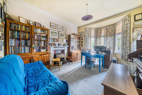 1360290-6-68d6a91...