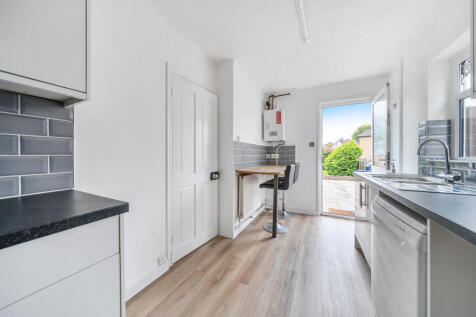 1364564-11-68e8e0...