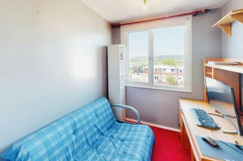 d539242f-Hertford-Bedroom 204.jpg