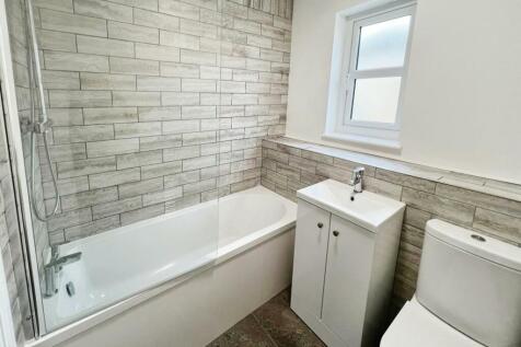 a4605ef4-Bathroom.jpg