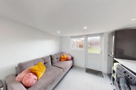 Sitting Room / Utility