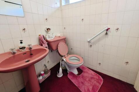 Ground floor WC