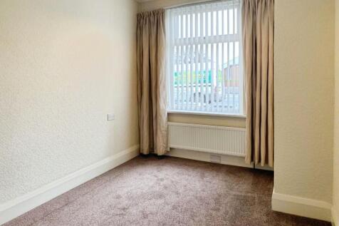 pbox-bedroom-316395.JPG