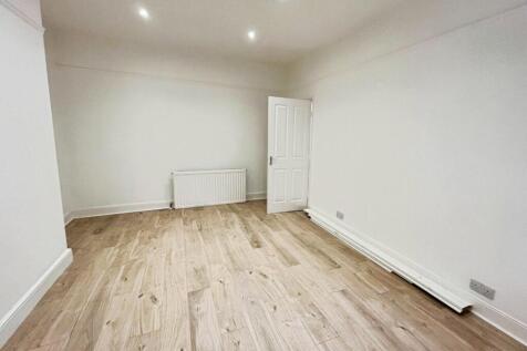 pbox-bedroom-316490.JPG