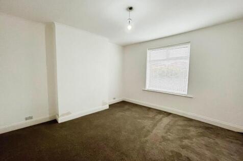 pbox-bedroom-316490.JPG
