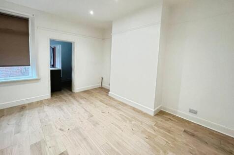 pbox-bedroom-316490.JPG