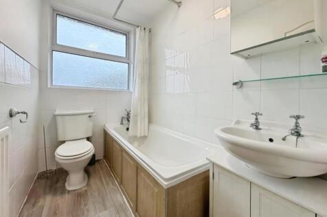 ba9d3f0a-Bathroom 20a.jpg
