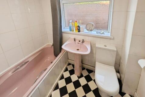 pbox-bathroom-334081.jpg