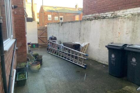 shared yard.JPEG