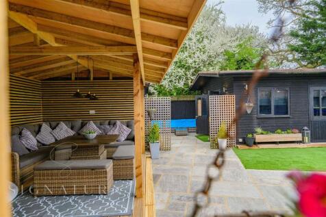 Outdoor Kitchen