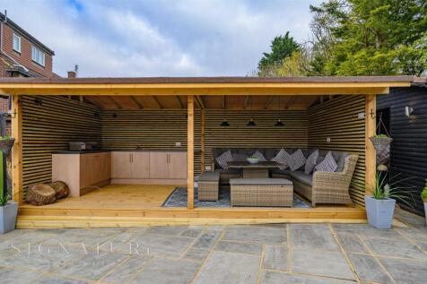 Outdoor Kitchen
