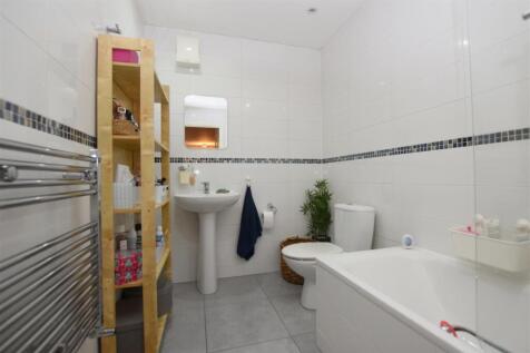 Bathroom.jpg
