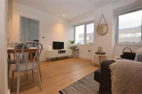Living Room 2.jpg