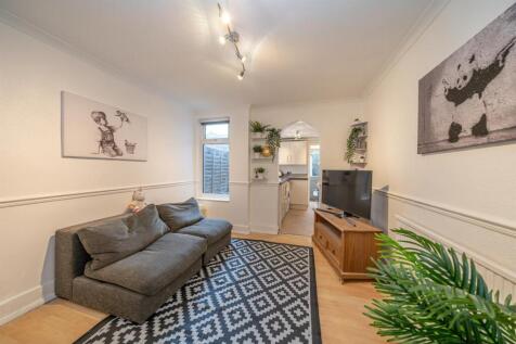 Lounge/ Dining Room