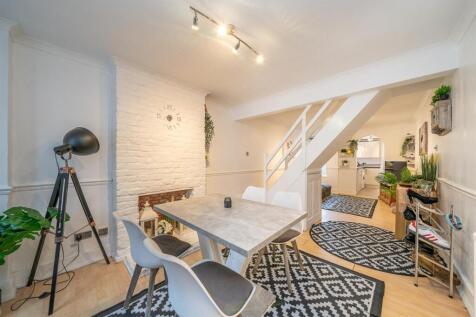 Lounge/ Dining Room