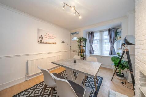 Lounge/ Dining Room