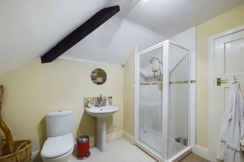 top en-suite 2.jpg