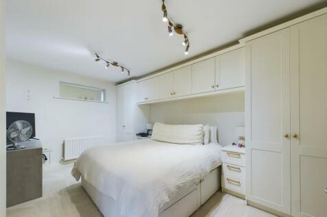 bed 1.jpg