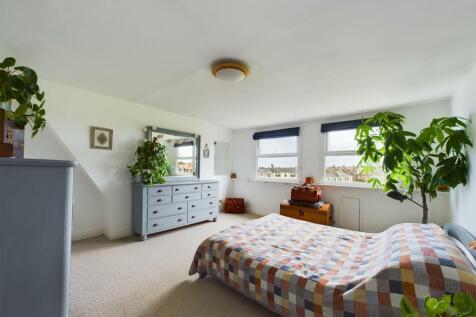 BED 1.jpg